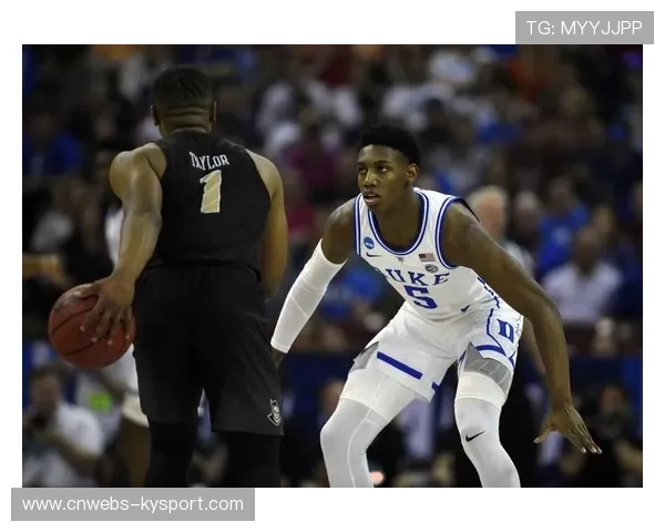 纽约城庆祝尼克斯夺冠,球迷街头狂欢庆贺 纽约城庆祝尼克斯夺冠,球迷街头狂欢庆贺